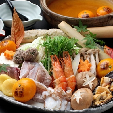 【2食/周防大島のアイコン】10月-3月限定！メディアにも取り上げられた魚介とみかんのコラボ鍋